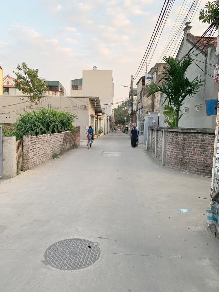 Đất thổ cư Hải Bối 75m² giá tốt - Sổ đỏ chính chủ, ô tô đỗ cửa!