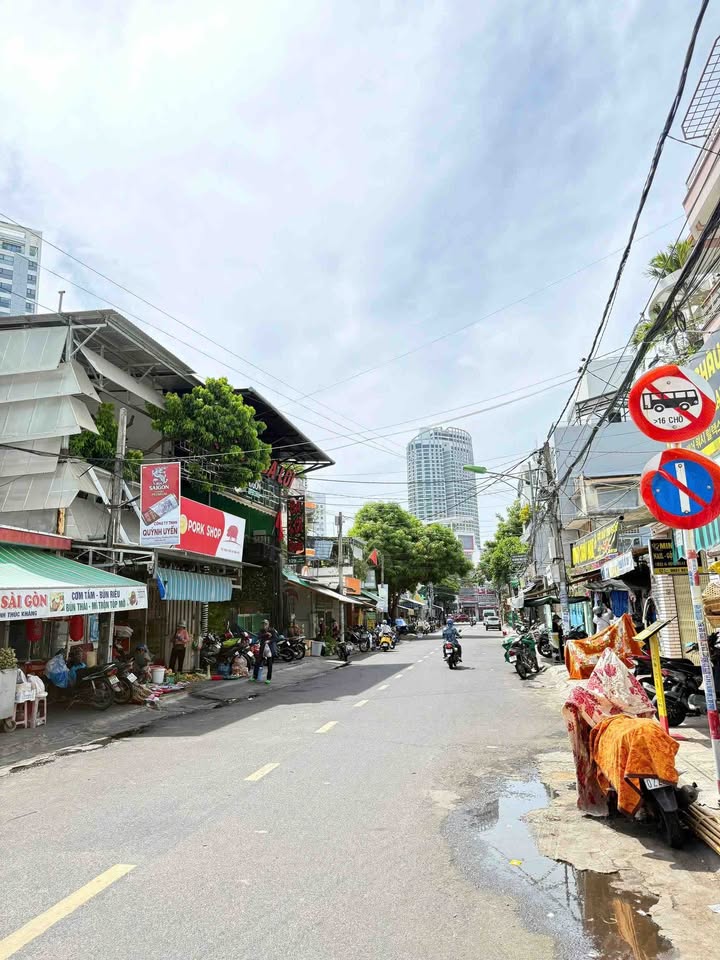 Bán nhà mặt tiền đường Huỳnh Thúc Kháng Nha Trang 260m² giá 42.9 tỷ - Cơ hội đầu tư tuyệt vời!