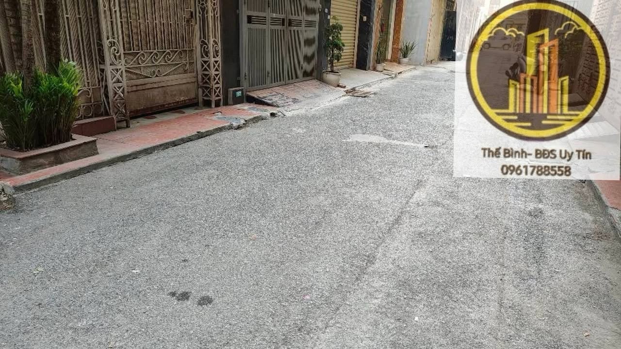 Nhà mặt phố Hoàng Quốc Việt, Cầu Giấy, 55m² giá 18 tỷ - Kinh doanh sầm uất!