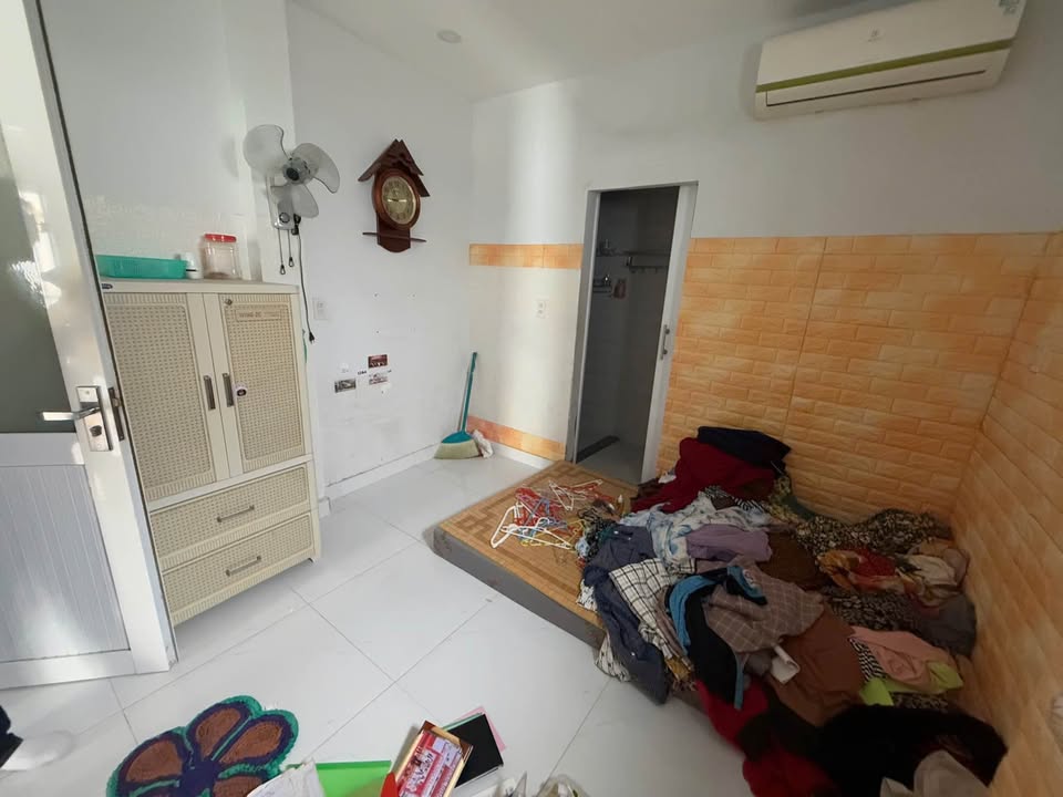 Nhà hẻm Hồng Bàng, Nha Trang 42m² giá 4.3 tỷ - Căn duy nhất, Sổ hồng chính chủ!