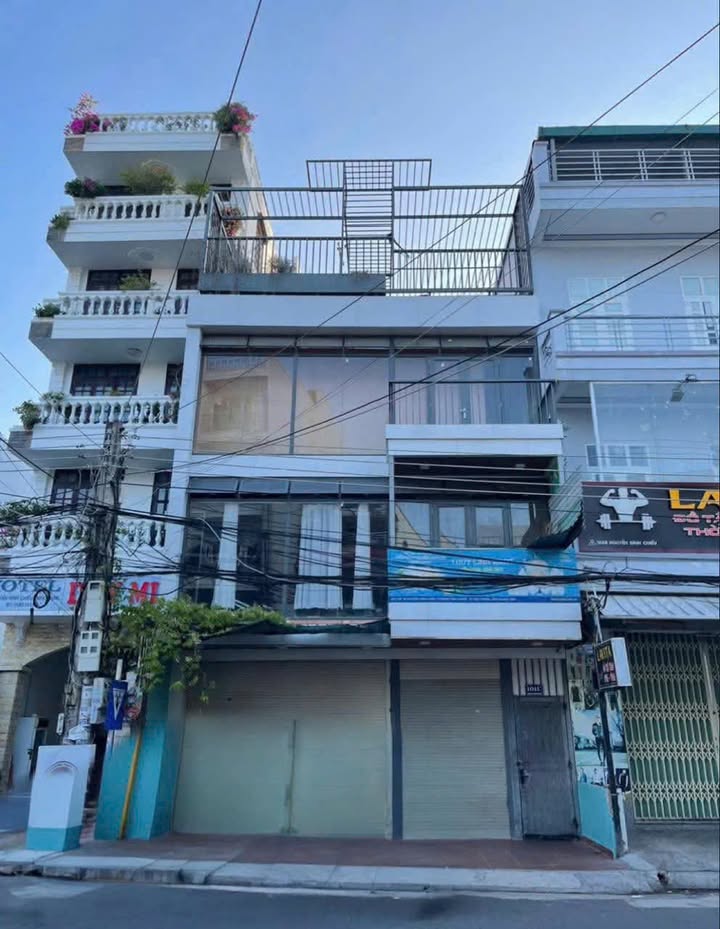 Bán nhà mặt tiền đường Nguyễn Đình Chiểu, Nha Trang 281m² chỉ 26.5 tỷ - Hướng Tây Nam, phù hợp kinh doanh!
