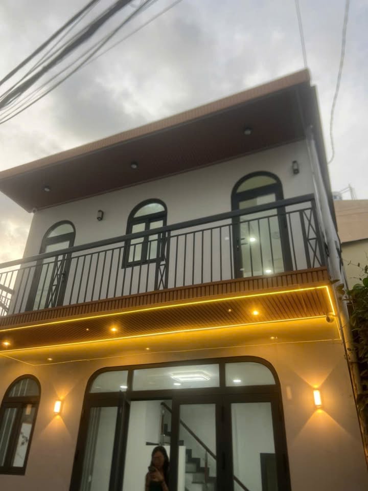 Nhà góc 2 mặt tiền hẻm thông chợ Lý Thường Kiệt 56m² giá 4.75 tỷ - Sẵn sàng vào ở!