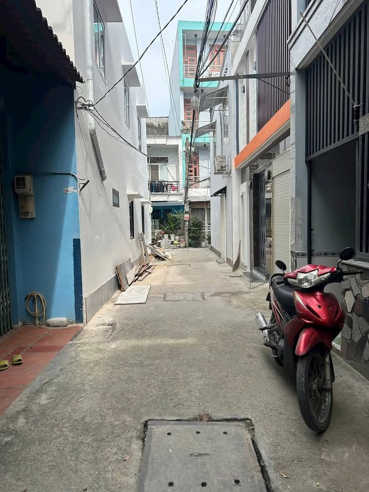 Nhà bán Hẻm 51 Phạm Văn Chiêu, Gò Vấp - Giá 5.2 tỷ, 4 phòng ngủ rộng rãi!