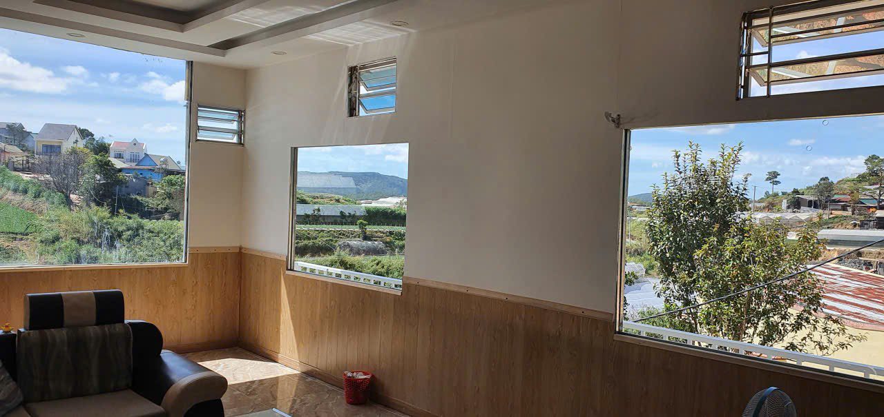 Nhà 2 mặt tiền Đà Lạt 130m² giá 1.65 tỷ - Pháp lý đầy đủ và nội thất xịn!