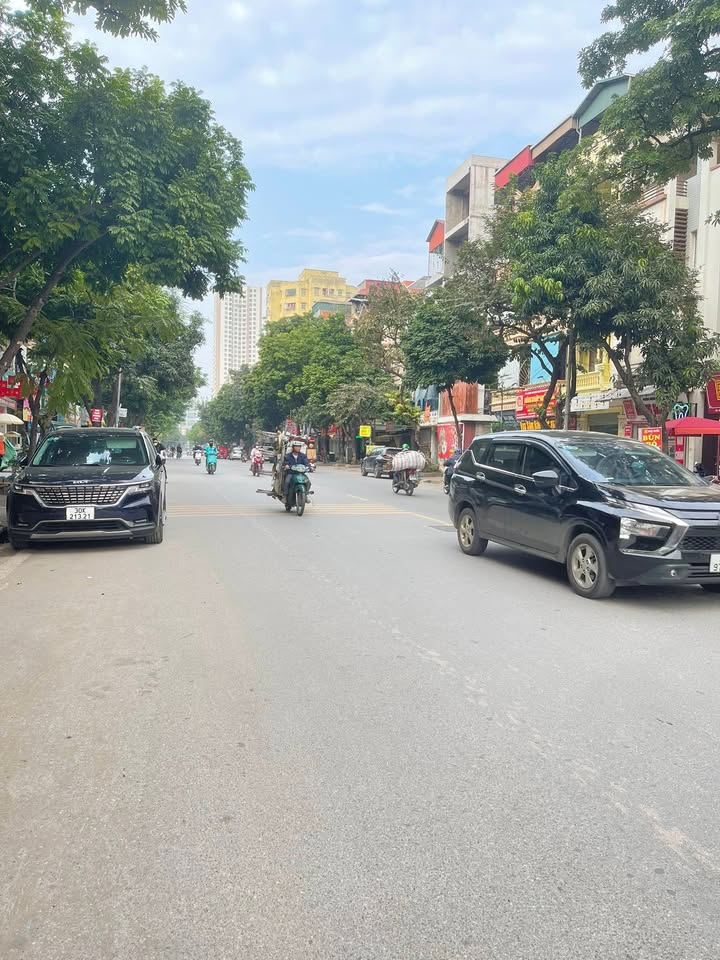 Nhà phân lô 108m² mặt tiền 8m Nguyễn Cảnh Dị, Hoàng Mai - Ô tô tránh, 5 tầng, giá 38.5 tỷ!