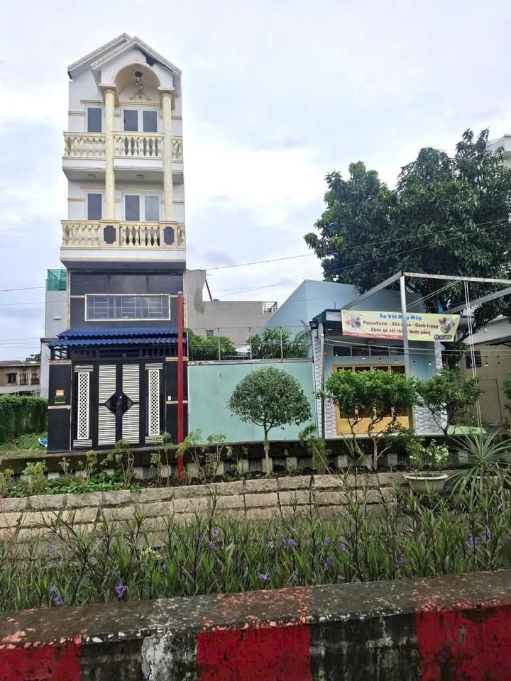 Nhà mặt tiền rạch đường TX24, Thạnh Xuân 65m² giá 3.98 tỷ - Chủ bán gấp!