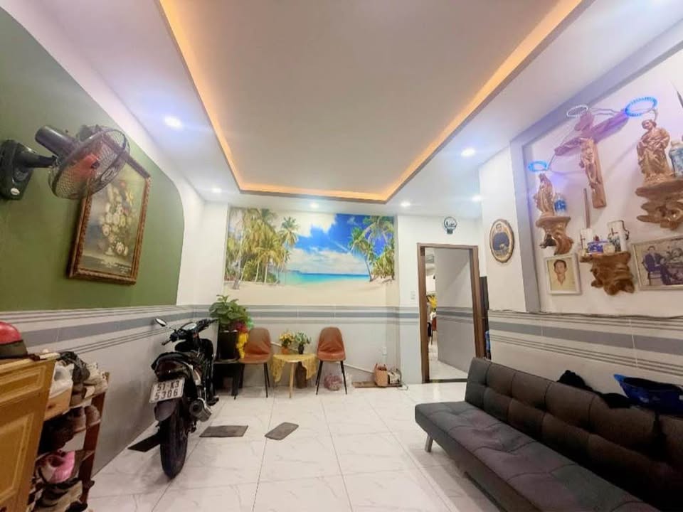 Nhà 2 tầng Âu Cơ, Phú Trung, Tân Phú 52m² giá 4.4 tỷ - Nhập cư ngay lập tức!