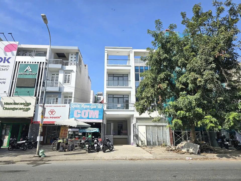 Nhà mặt tiền Nguyễn Hoàng, Quận 2, 80m² giá 28 tỷ - Vị trí đắc địa, thương mại cao!