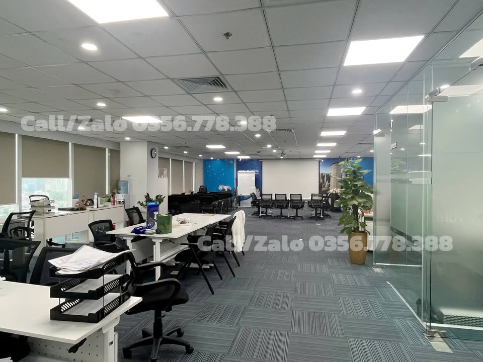 Sàn văn phòng cho thuê tại Trung Hòa, Cầu Giấy 350m² giá 70 triệu - Diện tích rộng, vào ngay!