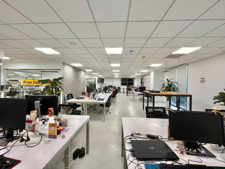 Cho thuê văn phòng Building Mỹ Đình, Nam Từ Liêm 360m² - Bàn giao mới, nội thất đầy đủ!