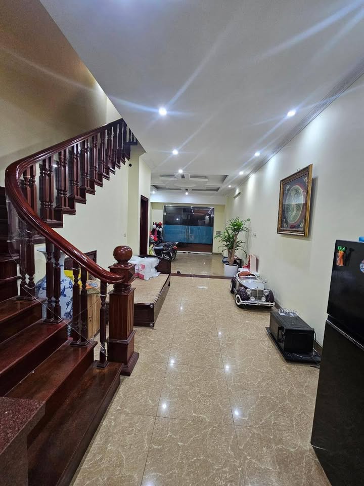 Nhà phố Làng Việt Kiều Châu Âu, Hà Đông 79m² giá 28.3 tỷ - Kinh doanh đỉnh cao!