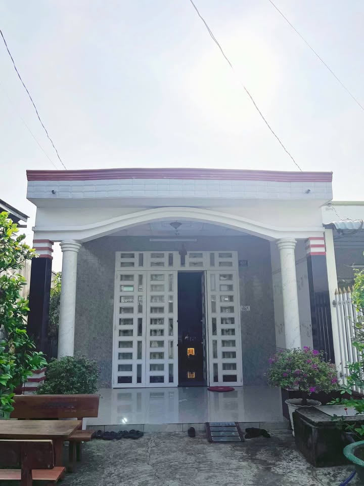 Nhà cấp 4 Đức Hòa 165m² giá 1.7 tỷ - Gần chợ, sẵn ở ngay!