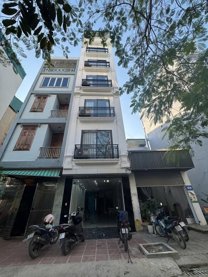 Nhà 6 tầng mặt tiền 50m² Yên Nghĩa giá 17 tỷ - Thiết kế hiện đại, kinh doanh sầm uất!