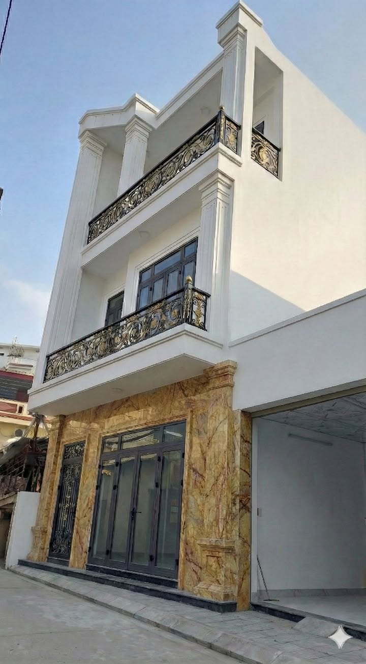 Nhà 3 tầng độc lập tại Vườn Hoa Chéo, Kiến An - 63m² giá 3.75 tỷ - Cơ hội vàng cho gia đình trẻ!