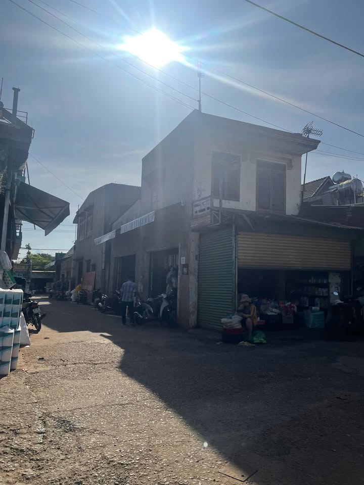 Nhà phố Cư M'gar Đắk Lắk 60m² giá 2.8 tỷ - Đầu tư sinh lời ngay!