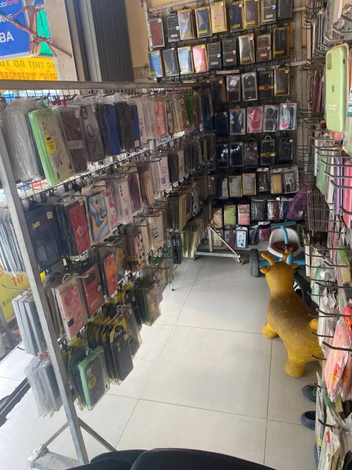 Tiệm điện thoại mặt tiền đường Lê Khôi, Tân Phú - Sang nhượng gấp chỉ 120 triệu!