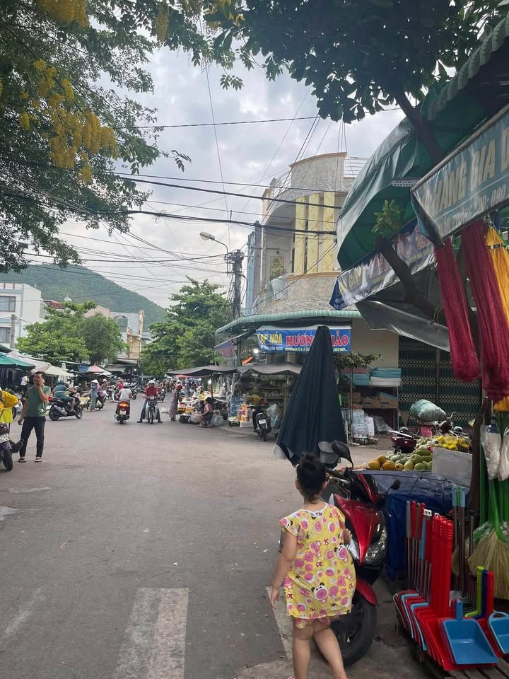 Bán nhà mặt tiền chợ Hoa Lư Quy Nhơn 133m² giá 6 tỷ - Đầu tư sinh lời ngay!