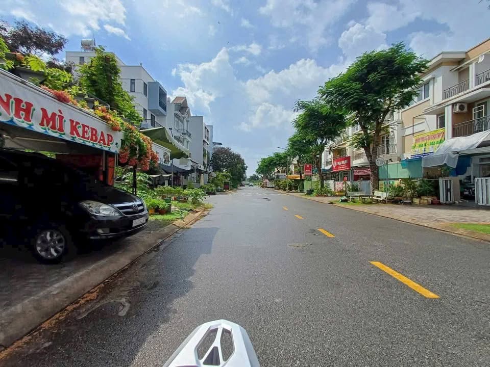 Townhouse Lovera Park Bình Chánh 139m² giá 13.9 tỷ - Căn góc 3 mặt thoáng, tiện kinh doanh