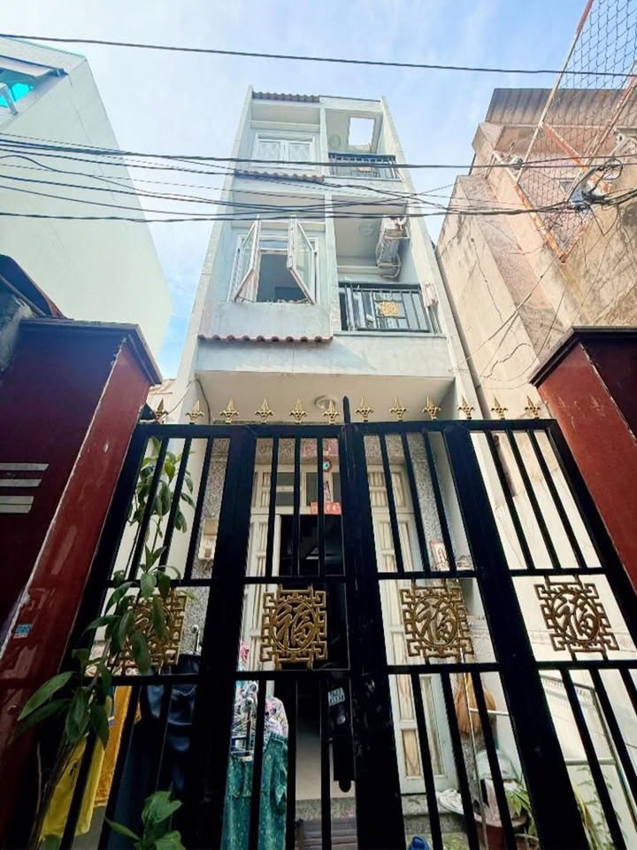 Nhà Lưu Hữu Phước Quận 8 44m² giá 3.8 tỷ - Sổ hồng riêng, dọn vào ở ngay!