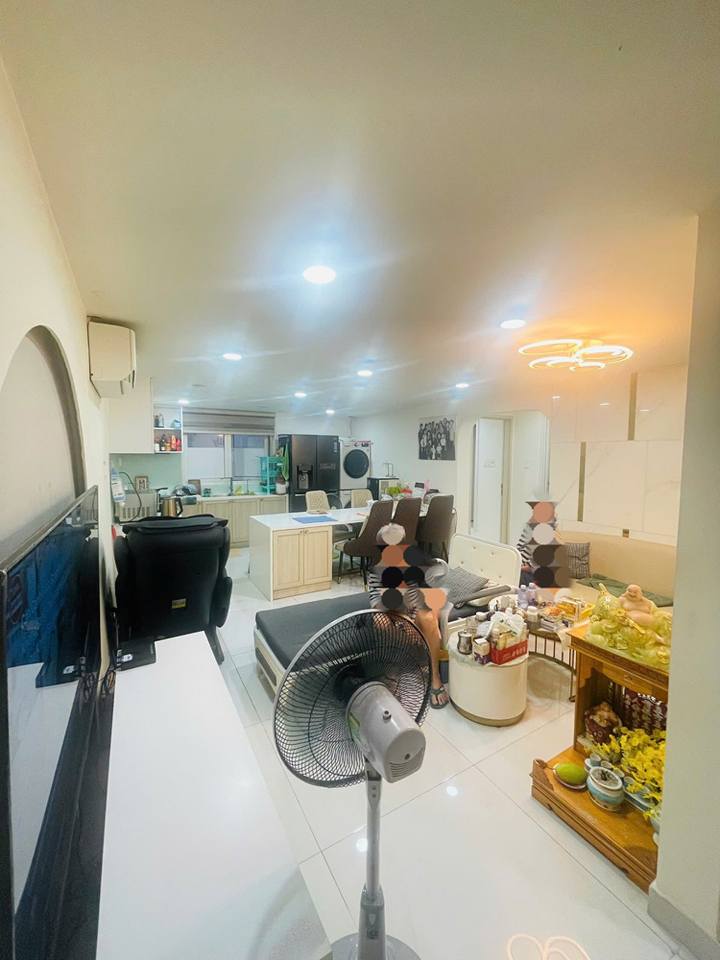 Chung cư CCQ5-04 Quận 5 72m² giá 3.3 tỷ - Sổ hồng riêng, sở hữu lâu dài!