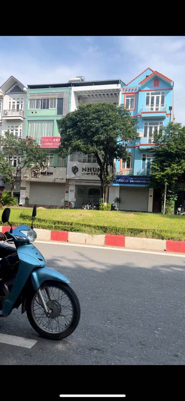 Nhà 4 tầng mặt đường Trần Hưng Đạo Hòa Bình 82m² giá 8.1 tỷ - Đầu tư sinh lời ngay!