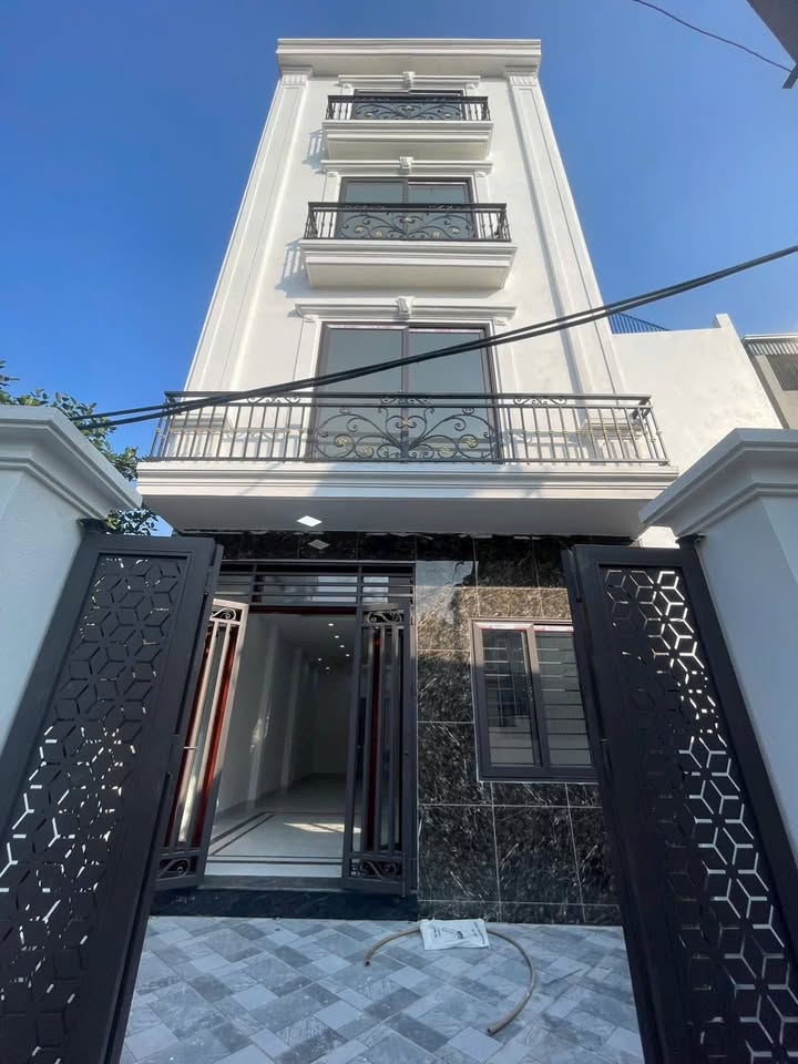 Nhà 4 tầng Lại Yên - Hoài Đức 70m² giá 6 tỷ - Vị trí giao thông thuận lợi!