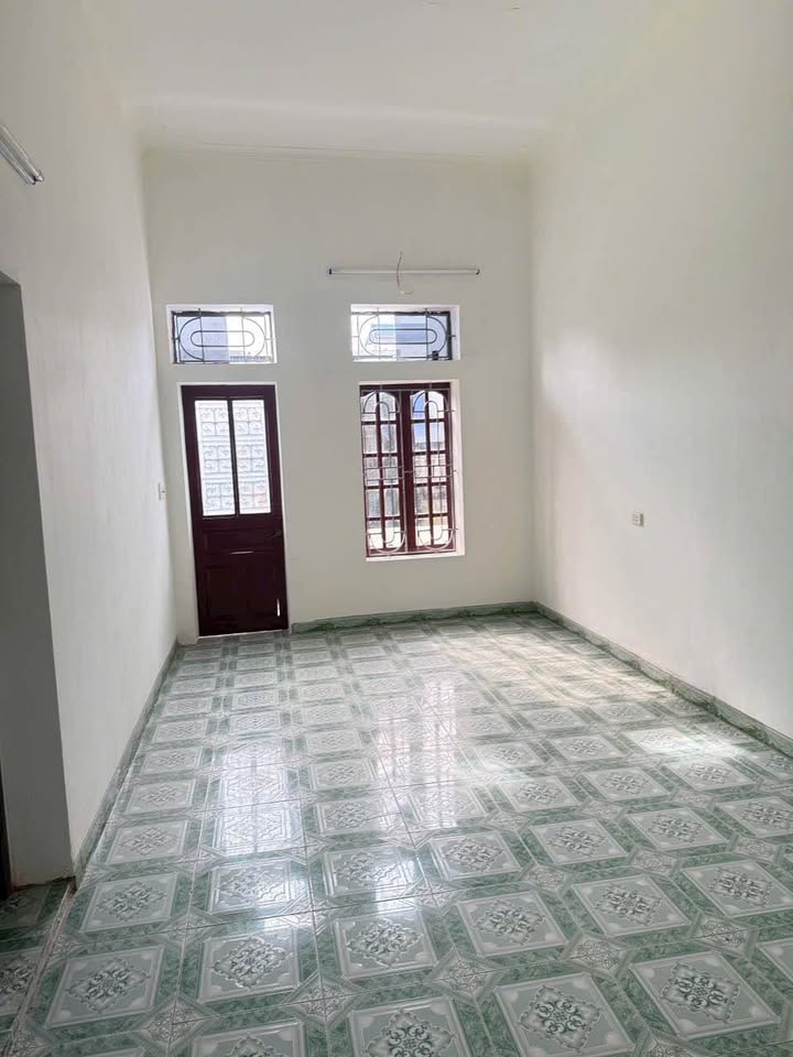 Nhà 2 tầng ngõ Phù Nghĩa, phường Hạ Long, 100m² giá 2.6 tỷ - Gần trường, chợ tiện lợi!