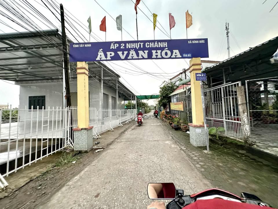 Đất thổ cư 190m² - Ấp 2, xã Nhựt Chánh, Bến Lức - Giá chỉ 850 triệu VND!