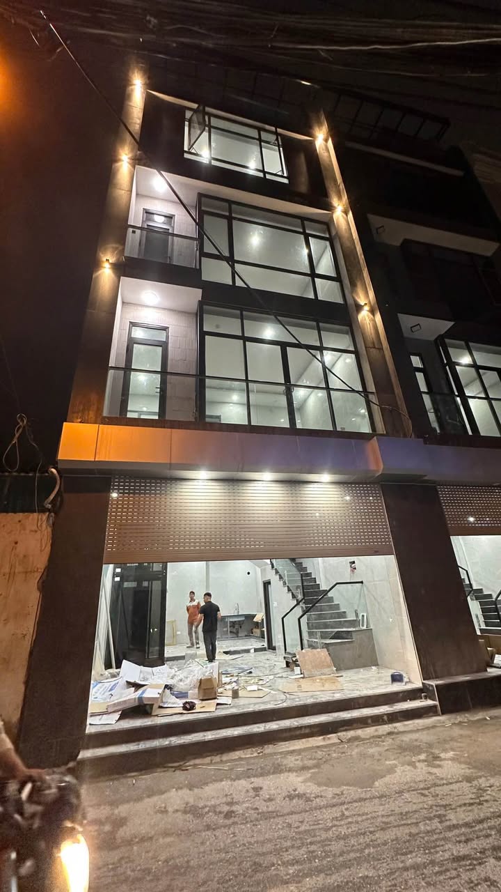 Nhà nguyên căn 5 tầng Trâu Quỳ 60m² cho thuê - Giá cực kỳ hợp lý!