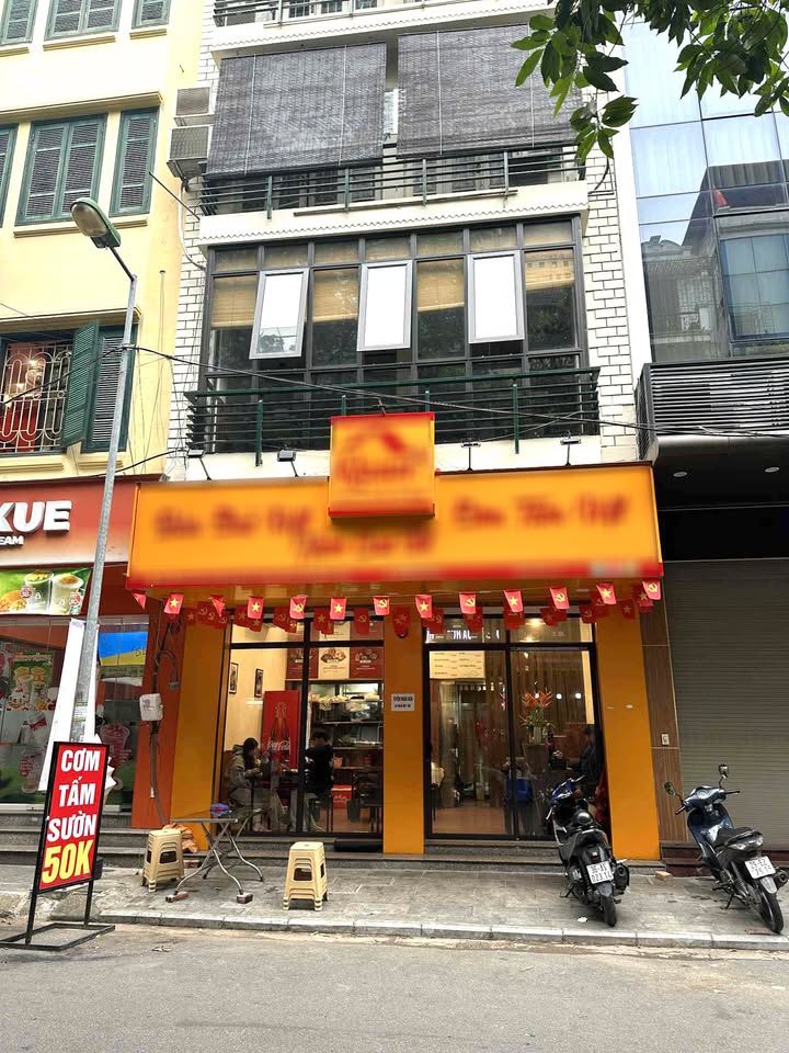 Cho thuê mặt bằng kinh doanh nguyên căn phố Ngọc Lâm, Long Biên - Giá 30 triệu/tháng, vị trí đắc địa