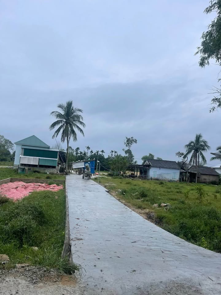 Đất biển Vinh Thanh 111m² giá 400 triệu - Gần trường mầm non!