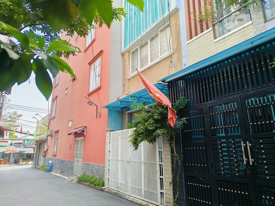 Nhà hẻm xe hơi đường 11 Linh Xuân 64m² giá 5.55 tỷ - Dân trí cao, sổ hồng chính chủ!