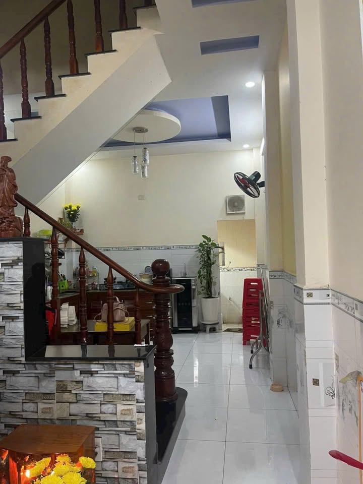 Nhà 3 Tầng Hẻm Xe Hơi Linh Xuân 52m² giá 5 tỷ - Đầu tư sinh lời cao!