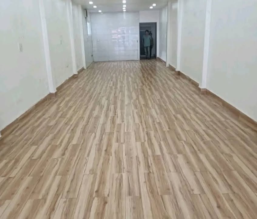 Cho thuê nhà mặt tiền đường Thánh Mẫu, Đà Lạt 140m² - Vị trí đắc địa, giá rẻ chỉ 10 triệu!