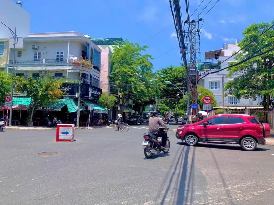 Bán nhà mặt tiền đường Cửu Long, Nha Trang 212m² - Vị trí đắc địa gần biển!