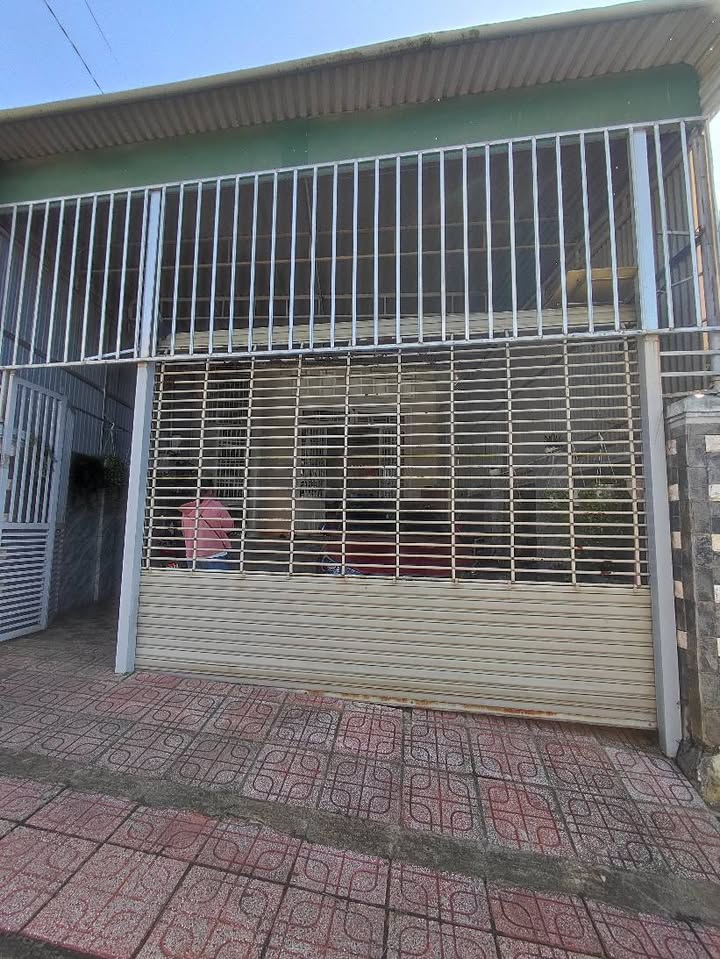 Nhà mặt tiền đường Trần Quốc Toản Bảo Lộc 180m² giá 5.2 tỷ - Sổ hồng chính chủ, thương lượng nhẹ!