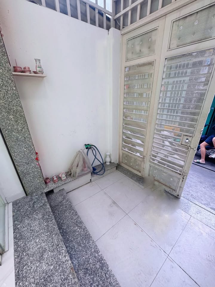 Nhà mặt tiền đường Tuệ Tĩnh, Quận 11, diện tích 35.7m², giá 8.9 tỷ - Cơ hội đầu tư tuyệt vời!