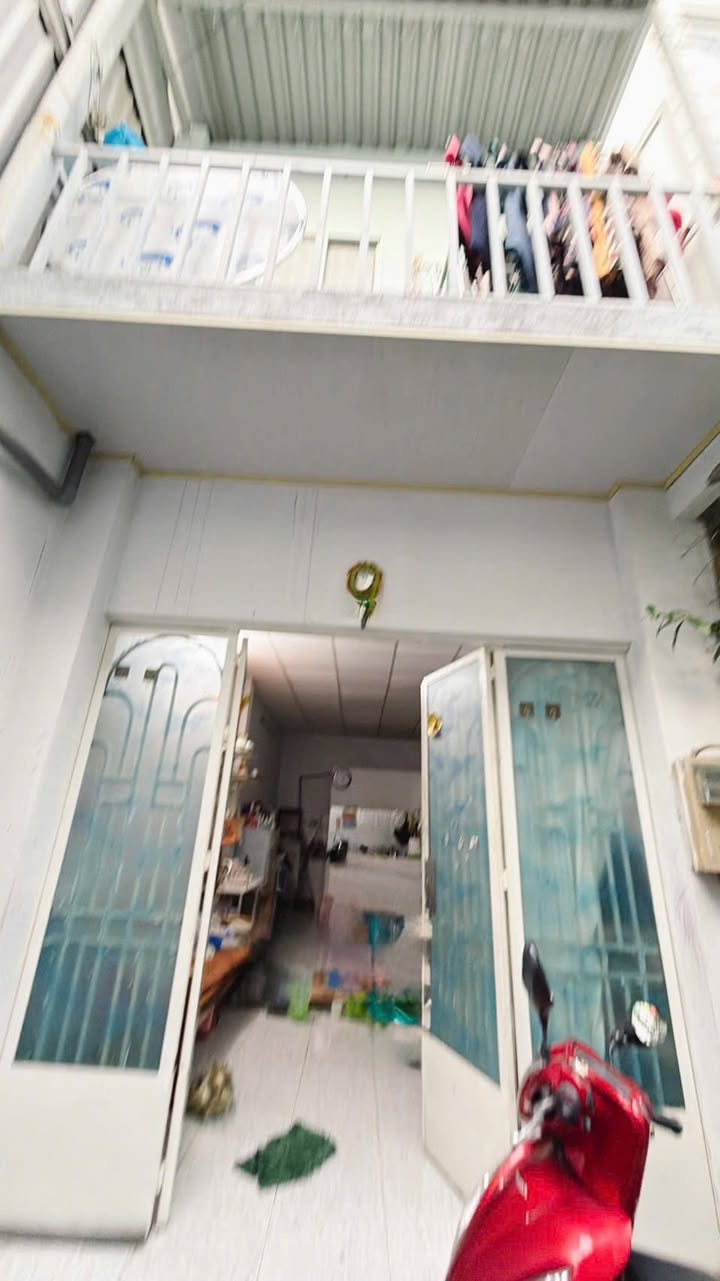 Nhà phố hẻm 576 Đoàn Văn Bơ, Quận 4 – 23.5m² – Giá chỉ 2.8 tỷ!