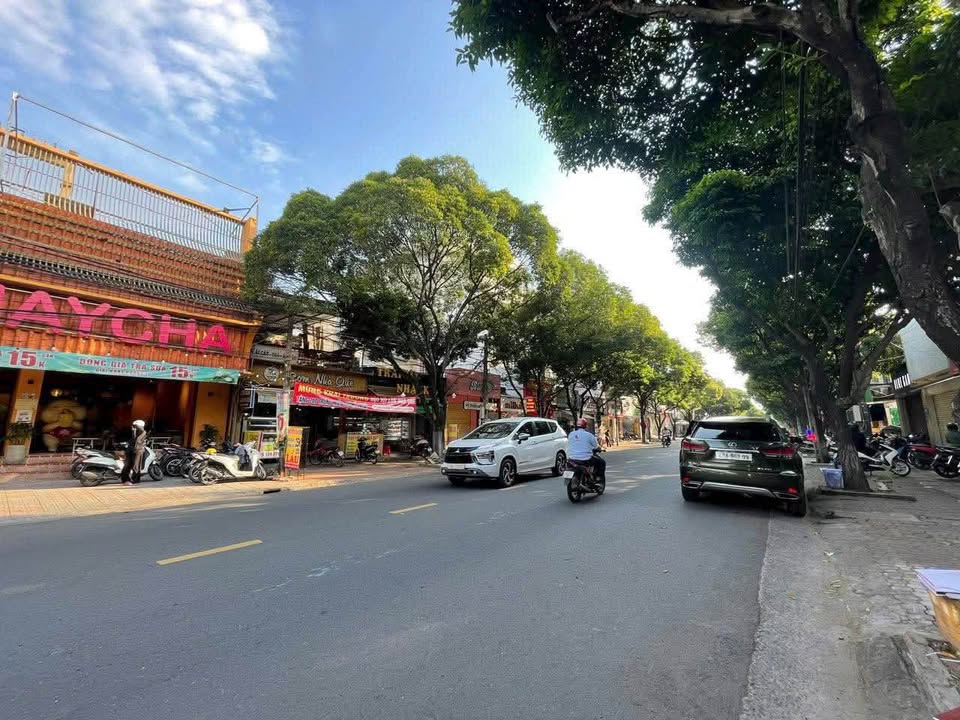 Cho thuê mặt bằng FrontHouse 11m mặt tiền Phan Trung - Biên Hòa 264m² - Vị trí đắc địa cho kinh doanh!