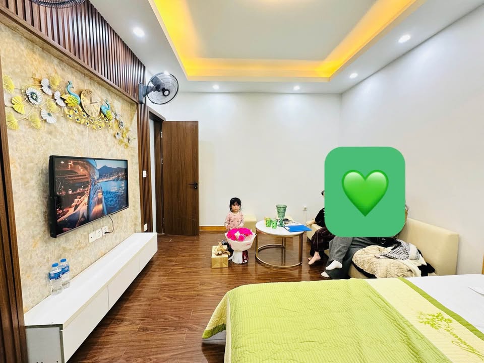 Nhà phố Đào Tấn, Ba Đình 26m² giá 5.7 tỷ - Lô góc sáng thoáng, ô tô đỗ gần!