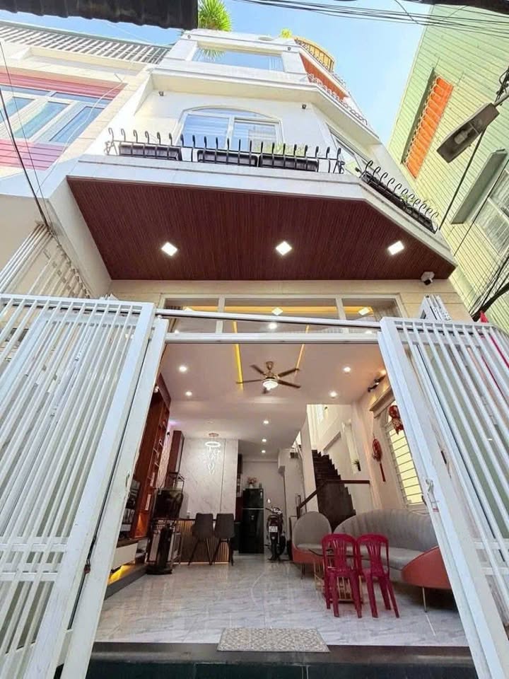 Nhà 3 tầng đường Mai Lão Bạng, 50m² giá 4.9 tỷ - Thiết kế hiện đại, công năng đầy đủ!