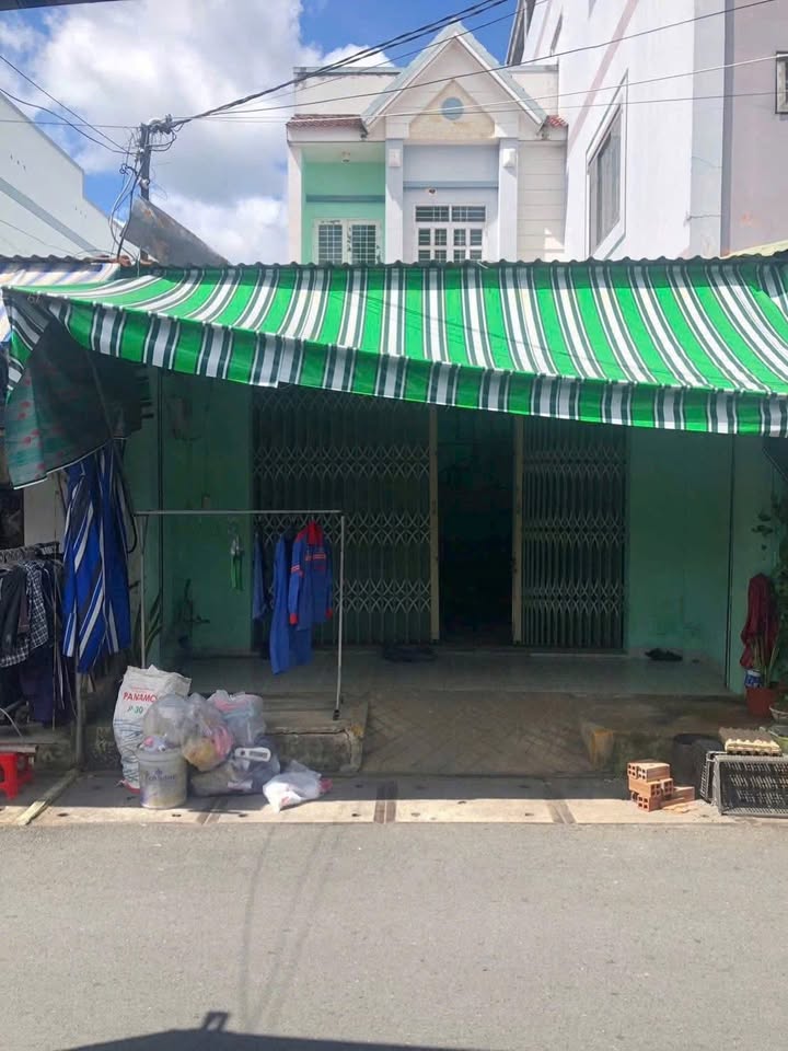 Nhà lầu kinh doanh tại chợ Việt Kiều, Tân Thông Hội, Củ Chi giá 5.3 tỷ - Sổ đỏ chính chủ!