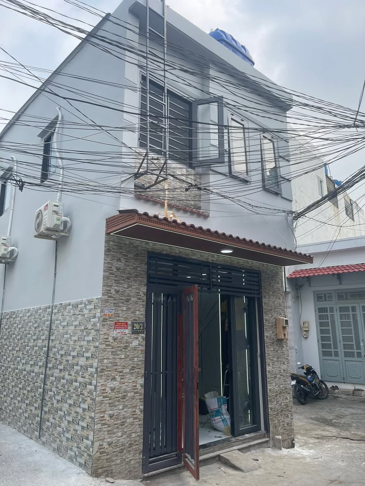 Nhà phố Tân Thới Hiệp 28m² giá 2 tỷ - Siêu phẩm 3 mặt tiền hẻm xe hơi!