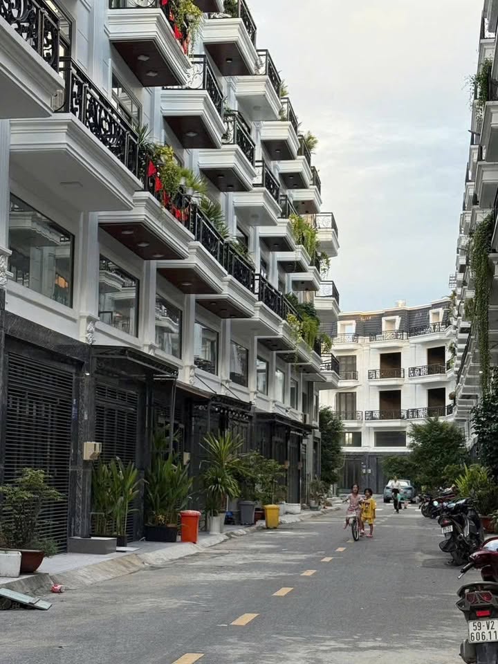 Nhà phố Thạnh Xuân 38, Quận 12 - Diện tích 54m², giá 6.3 tỷ - Thiết kế hiện đại, full nội thất!