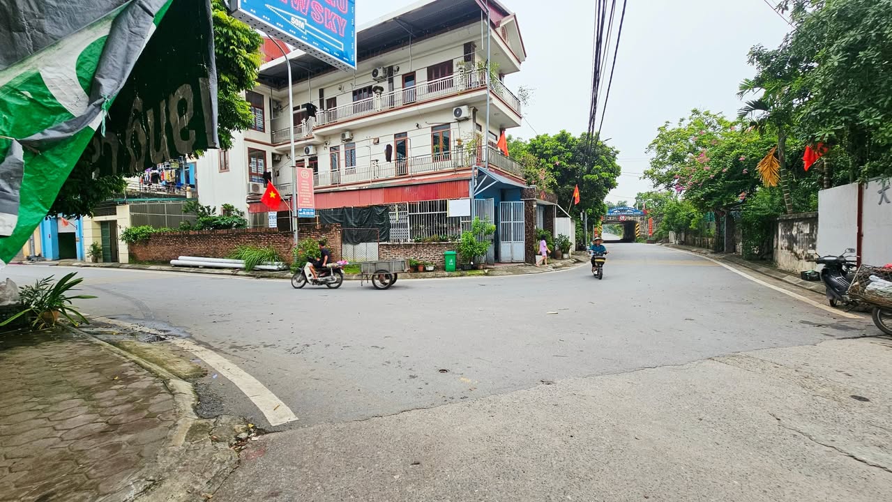 Đất thôn Đoài, xã Phú Minh 70m² giá 3 tỷ - Sổ đỏ chính chủ, gần chợ Nầm!