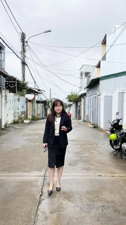 Nhà phố mặt tiền đường Ama Quang, Tân Lập, Buôn Ma Thuột 235m² giá 9 tỷ - Cơ hội đầu tư tuyệt vời!