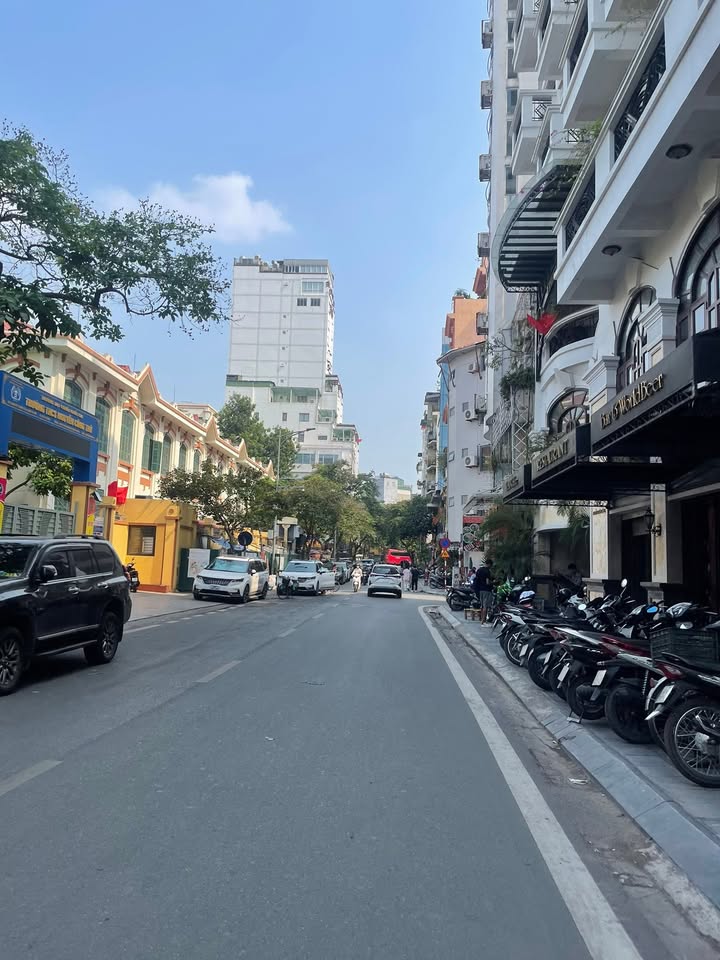 Nhà riêng Quán Thánh Ba Đình 30m² giá 7.98 tỷ - Sẵn sàng vào ở ngay!