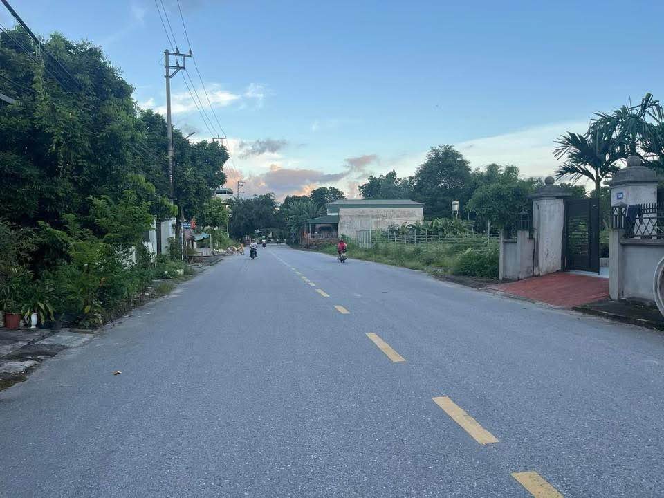 Đất kinh doanh mặt tiền Thanh Sơn - Uông Bí 100m² giá chỉ 1.1 tỷ - Cơ hội đầu tư tuyệt vời!