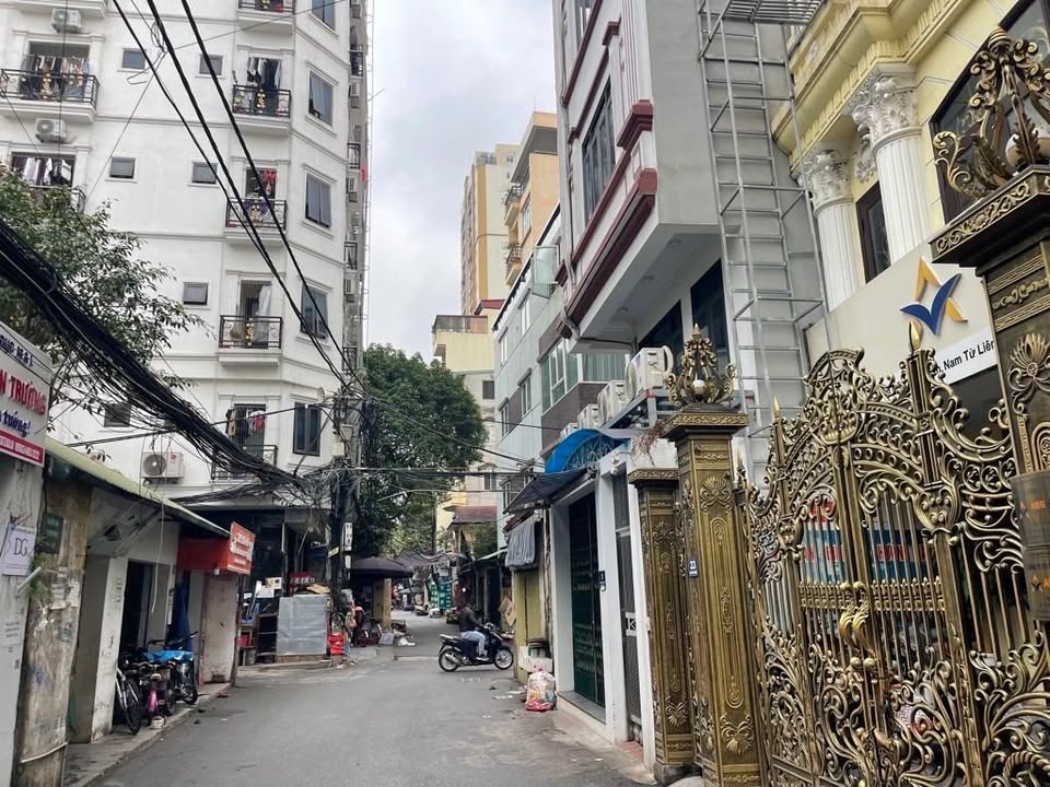 Nhà phố Cầu Giấy 39m² giá 7 tỷ - Sổ đỏ chính chủ, ngõ nông rộng!