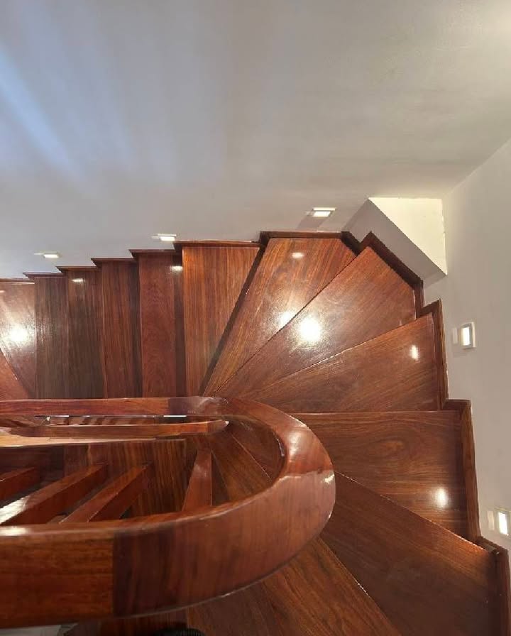 Nhà phố Văn Minh, Di Trạch, 30m² giá 60 tỷ - Vị trí đắc địa, tiện ích đầy đủ!